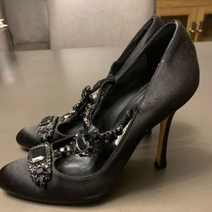 Classic Manila blahnik Satin gem shoes